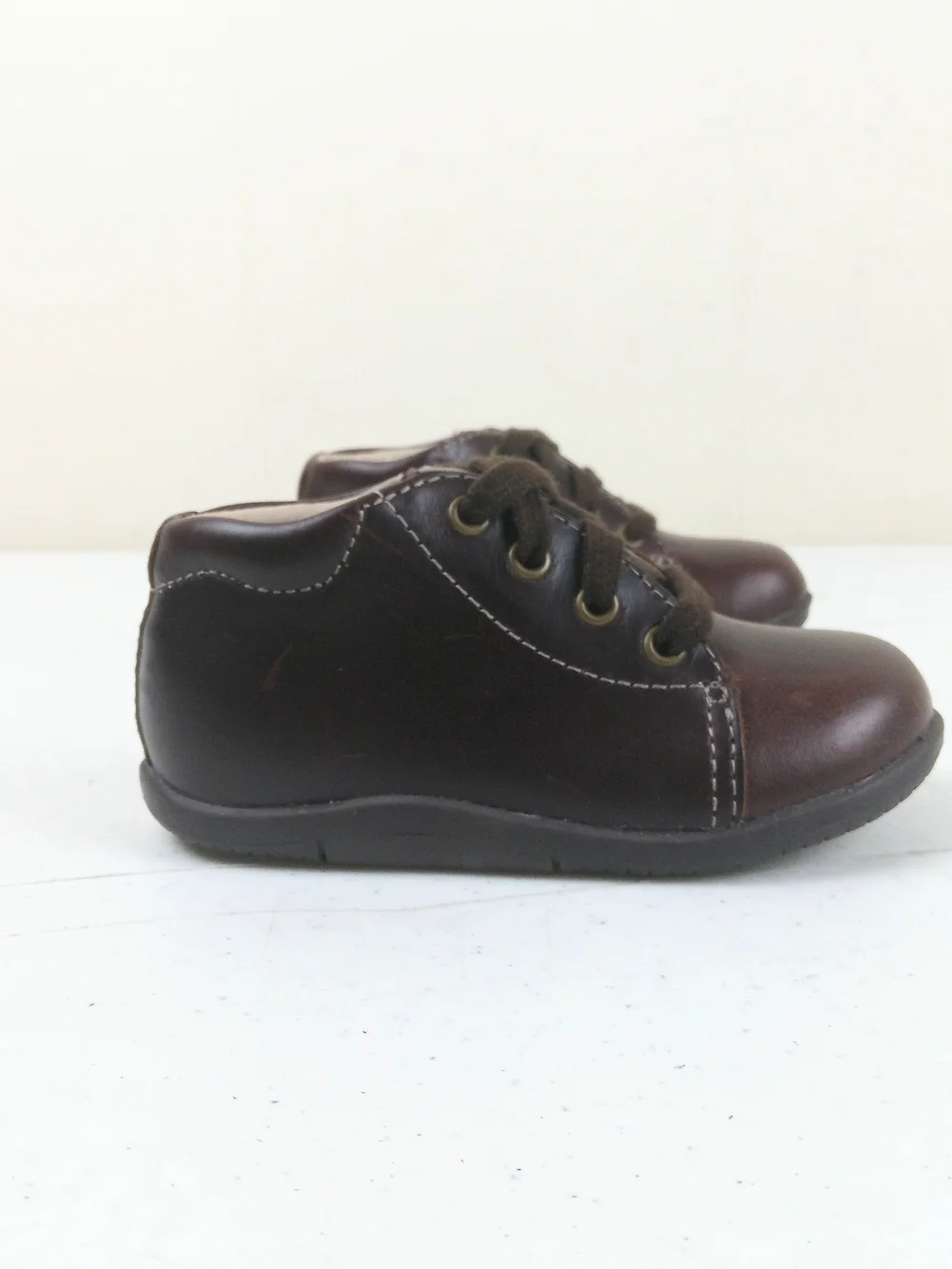 Stride Rite SRT Elliot Walker Trainer Shoes Size 6.5 Brown Leather Lace Up